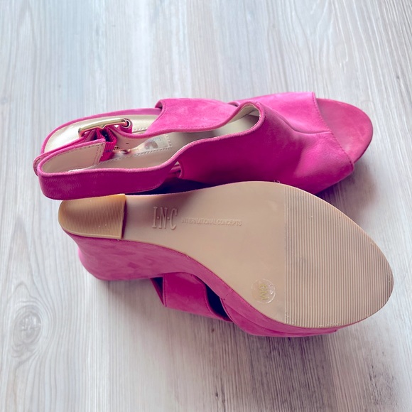 Super cute hot pink suede wedge! Worn once. Size 6.           5"heel 1"platform - Picture 5 of 5